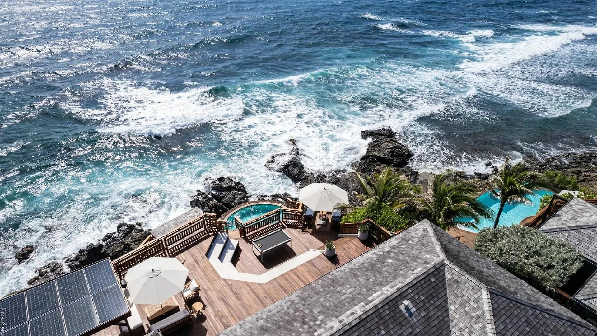 Oceanfront Serenity With Jacuzzi And Heated Swimming Pool Toiny
