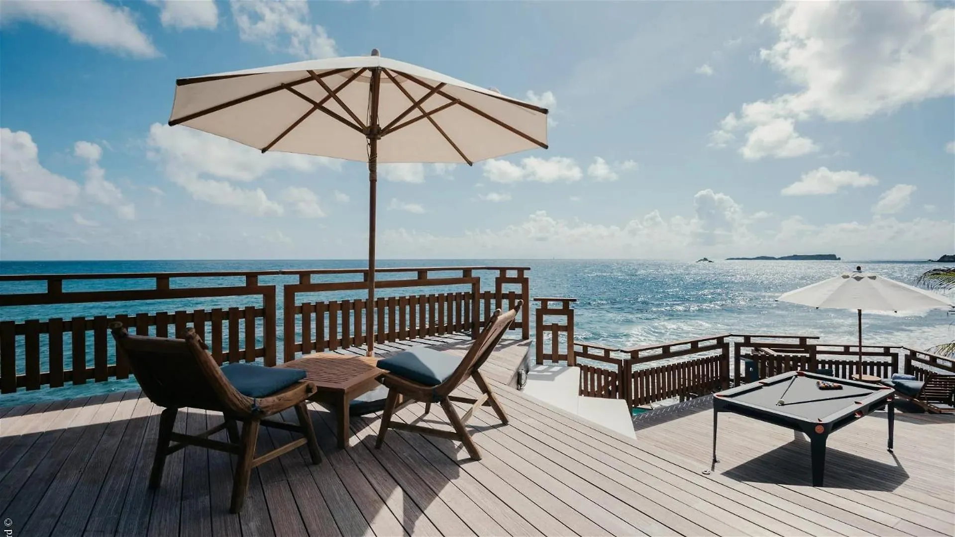 Oceanfront Serenity With Jacuzzi And Heated Swimming Pool Toiny 0*,