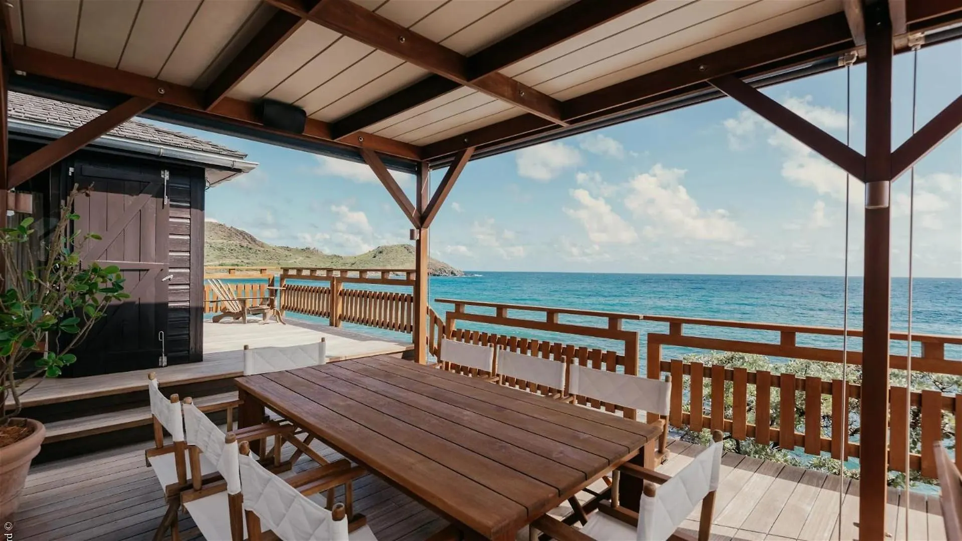 Oceanfront Serenity With Jacuzzi And Heated Swimming Pool Toiny
