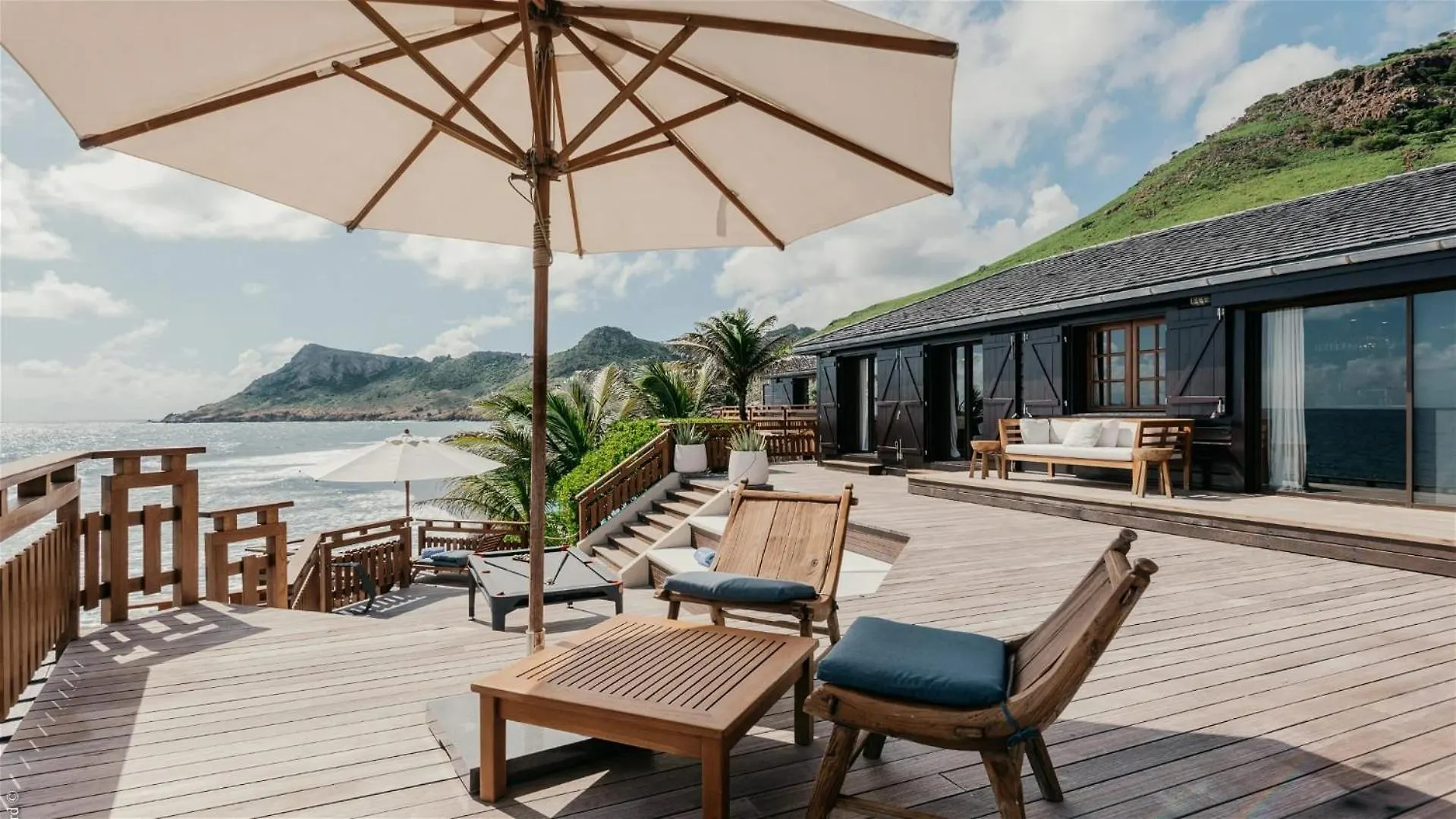 Oceanfront Serenity With Jacuzzi And Heated Swimming Pool Toiny