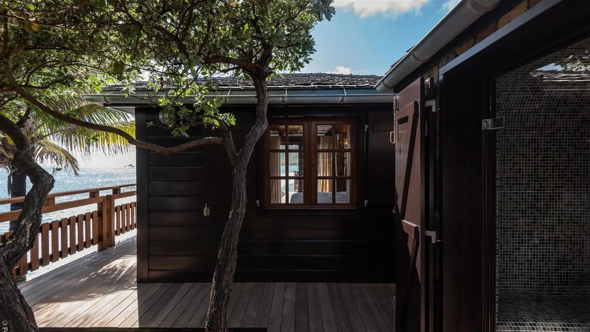 Villa Oceanfront Serenity With Jacuzzi And Heated Swimming Pool Toiny