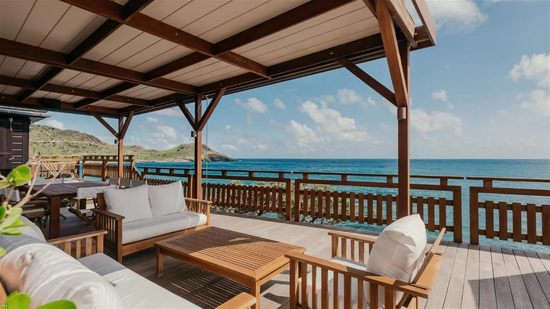 Oceanfront Serenity With Jacuzzi And Heated Swimming Pool Toiny Villa