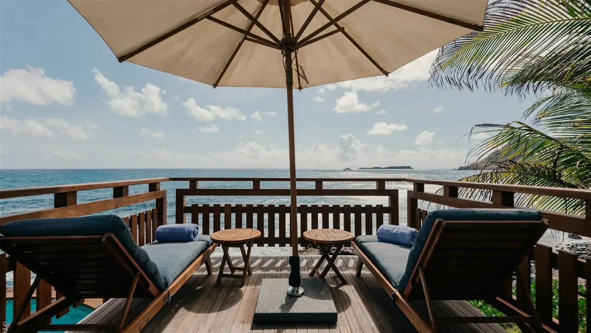 Villa Oceanfront Serenity With Jacuzzi And Heated Swimming Pool Toiny