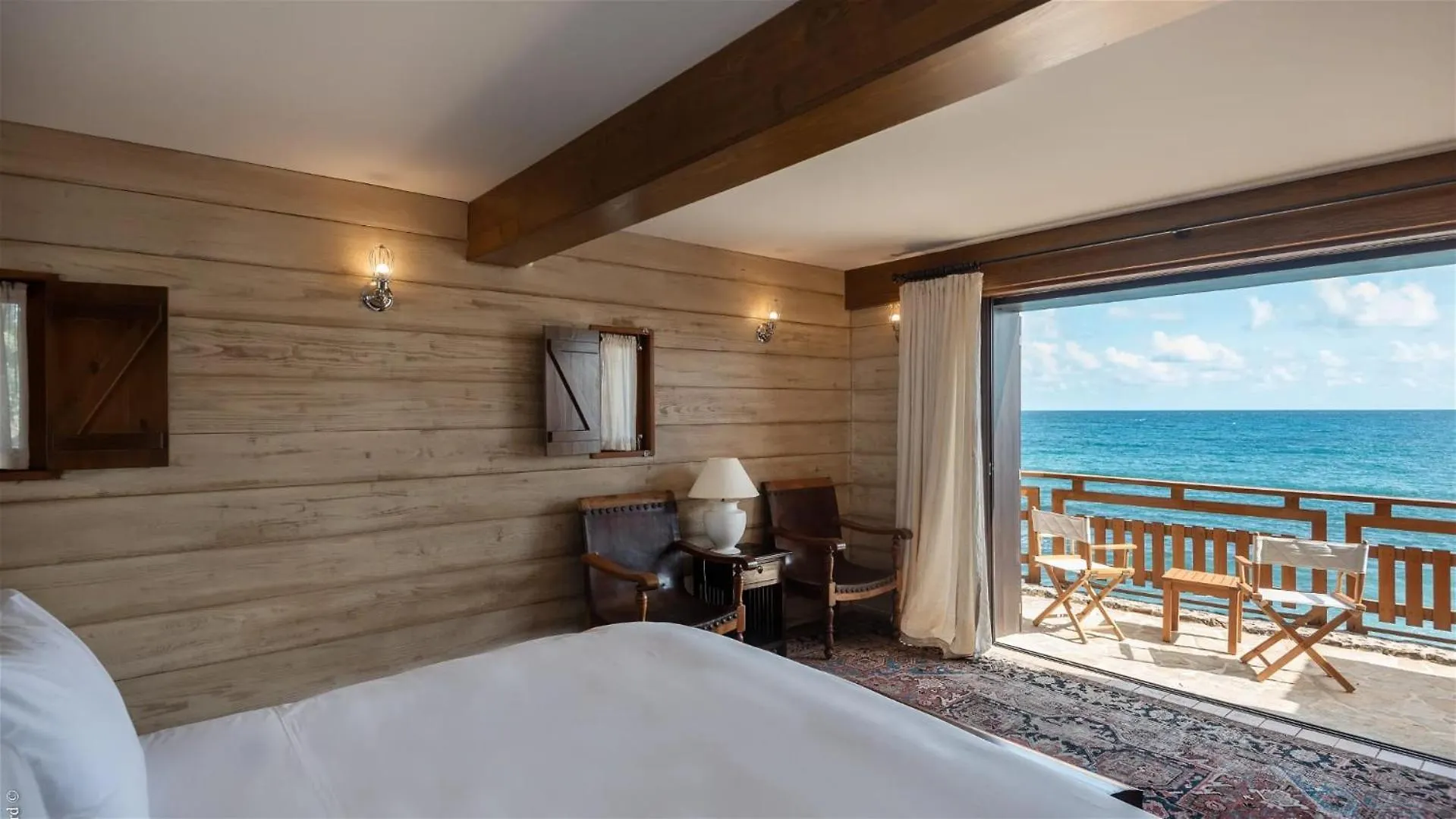 Villa Oceanfront Serenity With Jacuzzi And Heated Swimming Pool Toiny