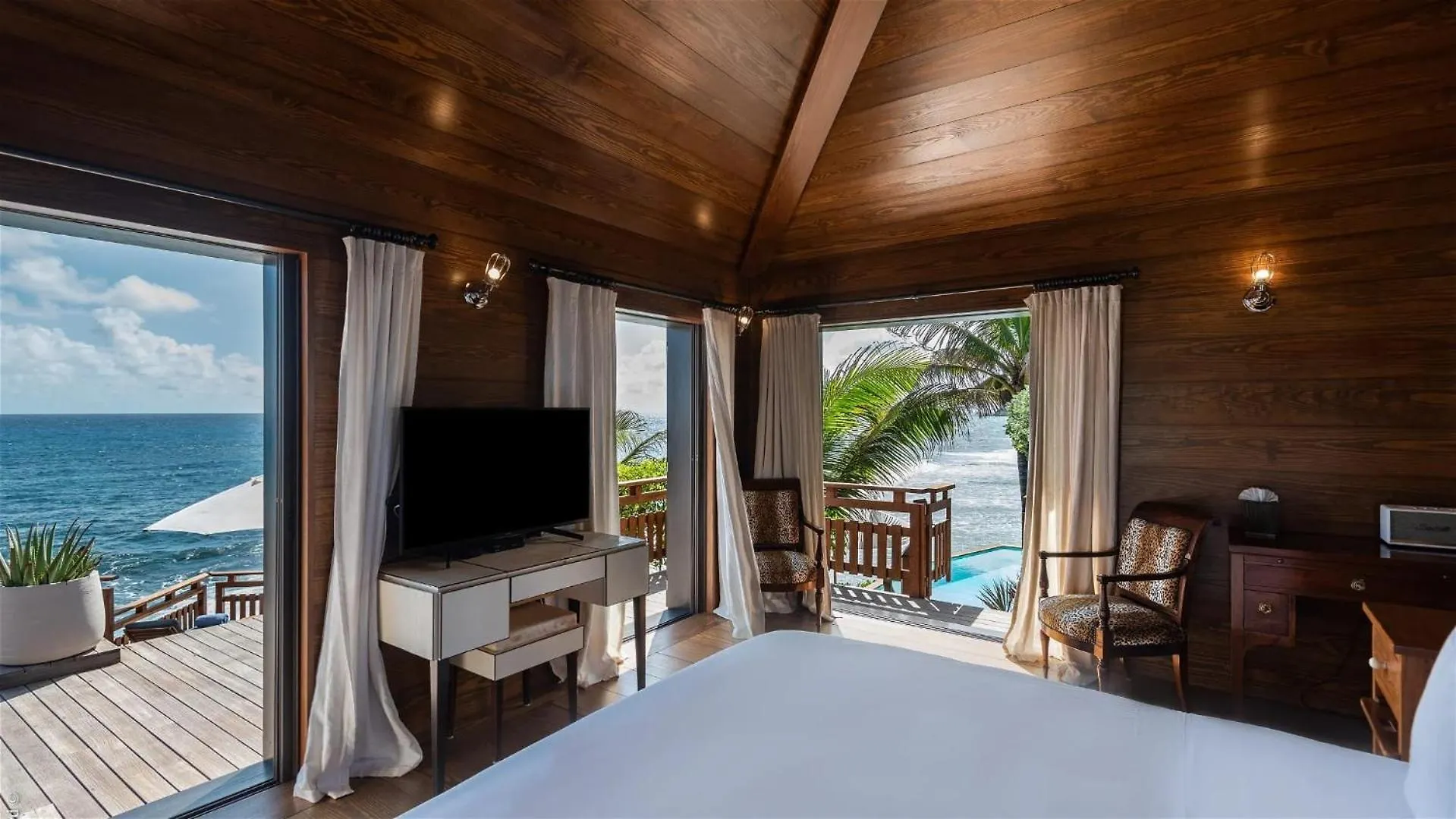 Villa Oceanfront Serenity With Jacuzzi And Heated Swimming Pool Toiny São Bartolomeu