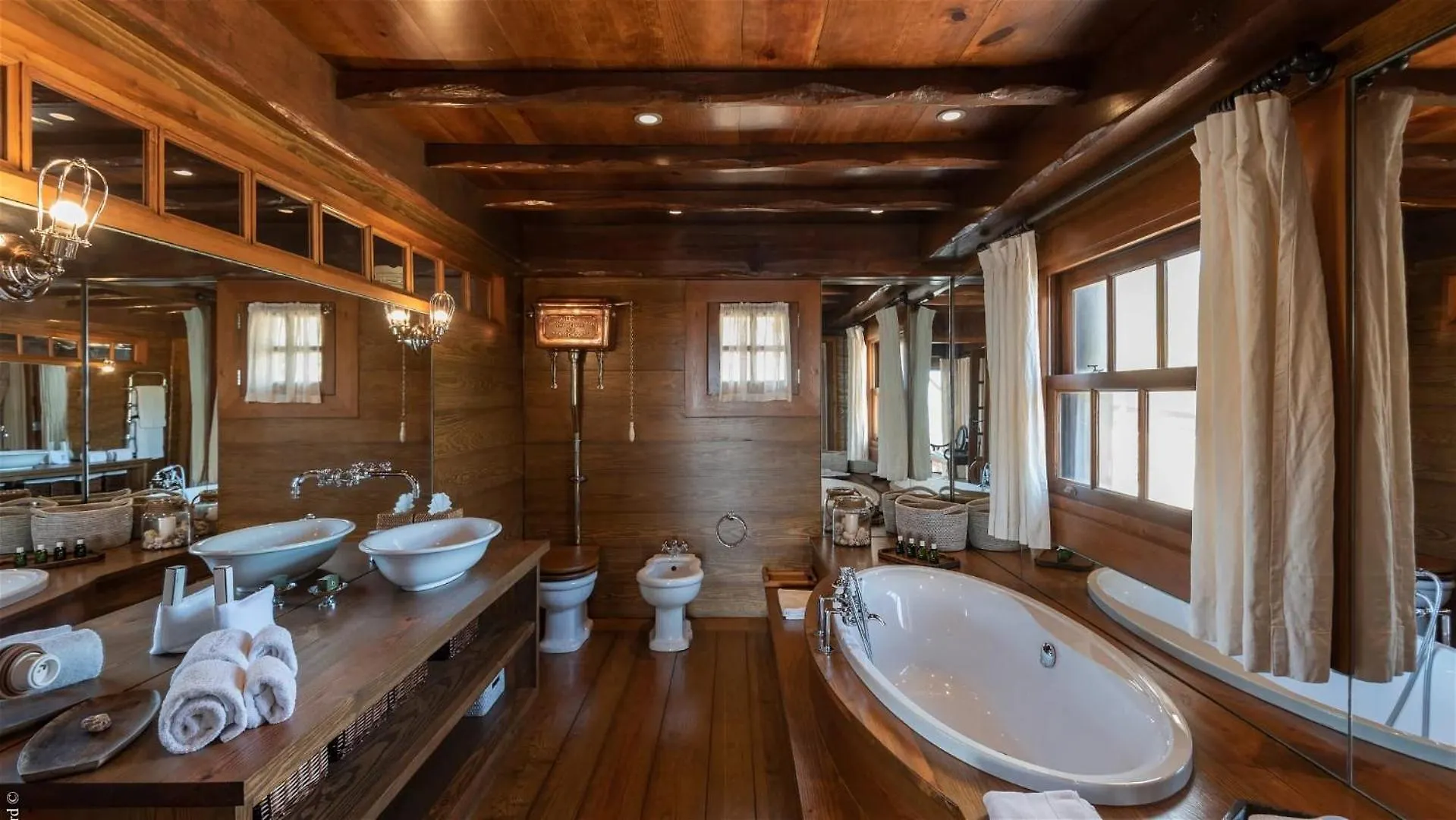 Villa Oceanfront Serenity With Jacuzzi And Heated Swimming Pool Toiny