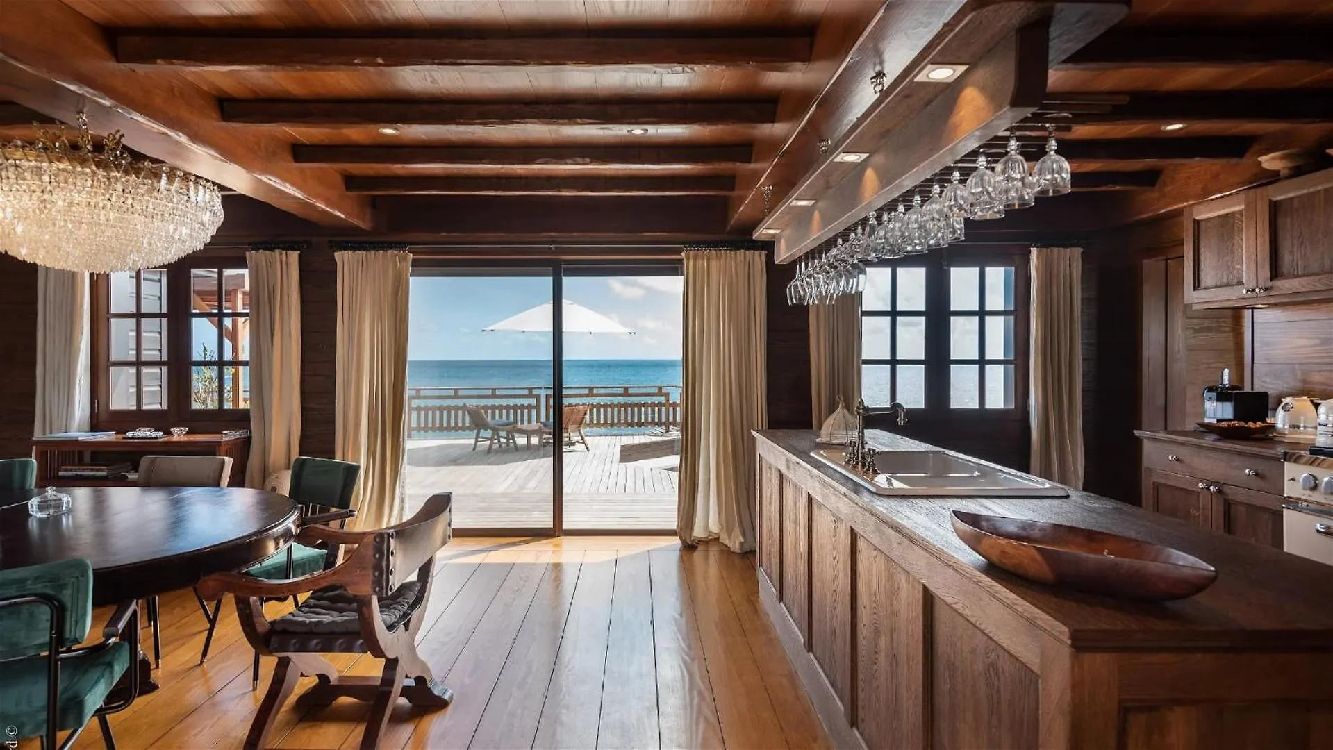 Oceanfront Serenity With Jacuzzi And Heated Swimming Pool Toiny Villa