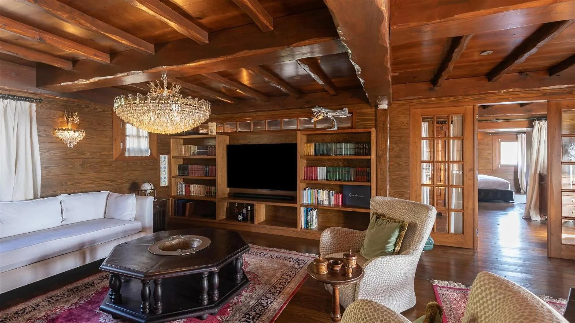 Oceanfront Serenity With Jacuzzi And Heated Swimming Pool Toiny